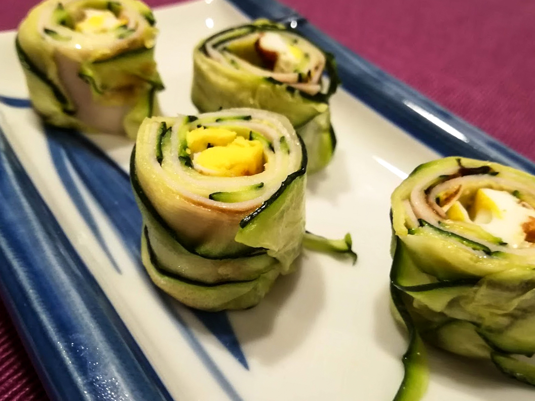 Rotolini di zucchine, uova, robiola e prosciutto