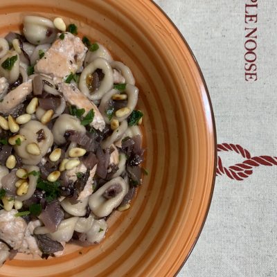 Orecchiette con salmone e radicchio